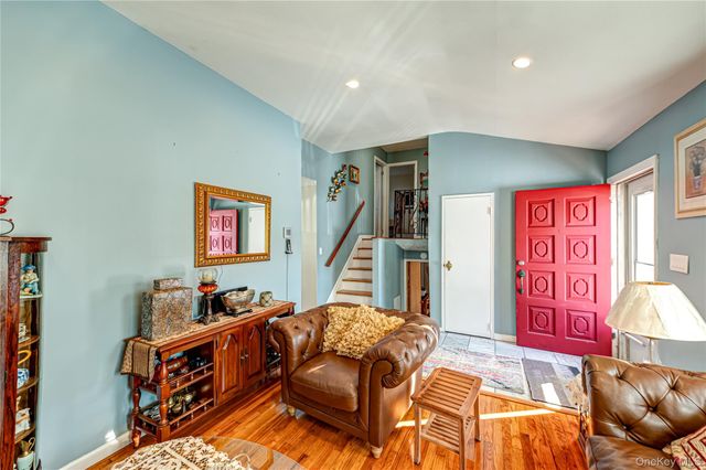 389 Beebe Court, North Babylon, NY 11703