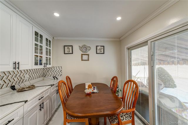 389 Beebe Court, North Babylon, NY 11703