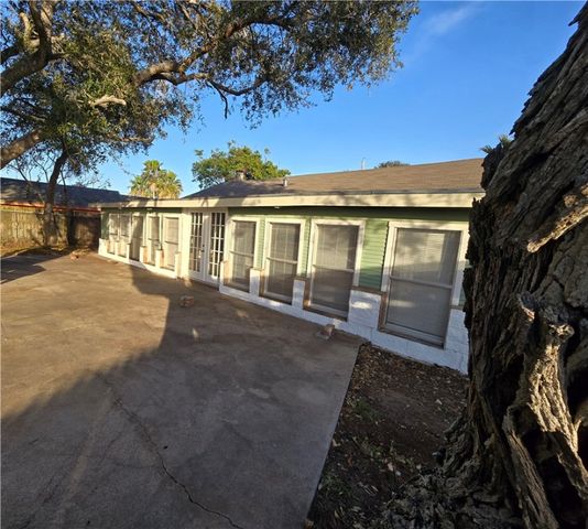 3146 Azores Dr, Corpus Christi, TX 78418