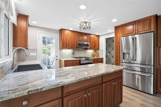 53 Old Forge Lane, Pittsford, NY 14534
