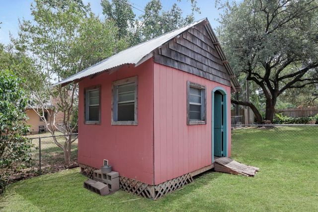 304 Woodstone DR, Georgetown, TX 78628
