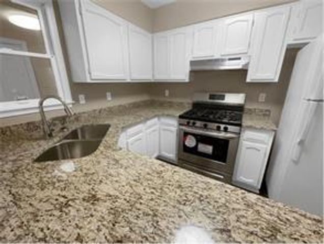 688 Stratford Green, Avondale Estates, GA 30002