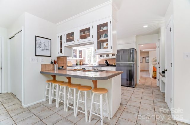 5254 Summer Gate Drive, Charlotte, NC 28226