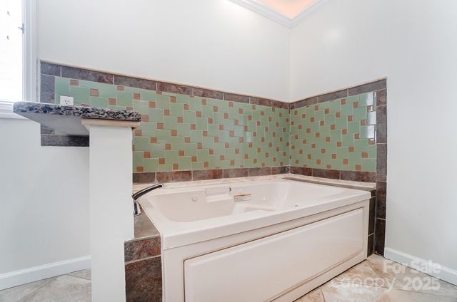 5254 Summer Gate Drive, Charlotte, NC 28226