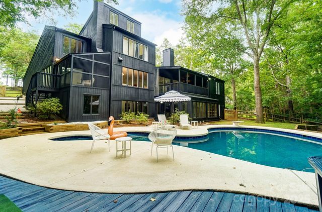 5254 Summer Gate Drive, Charlotte, NC 28226