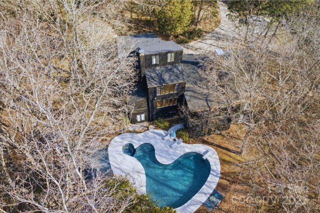 5254 Summer Gate Drive, Charlotte, NC 28226