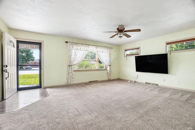 22055 State Road 120 Highway, Elkhart, IN 46516