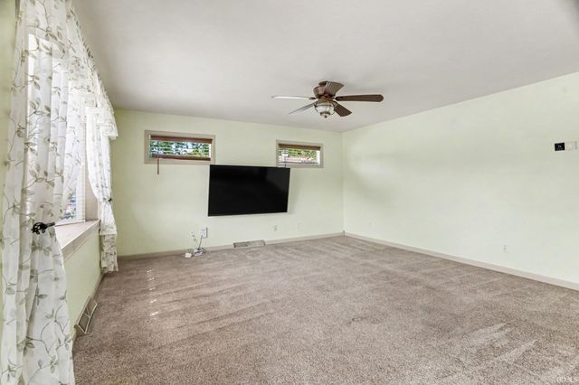 22055 State Road 120 Highway, Elkhart, IN 46516