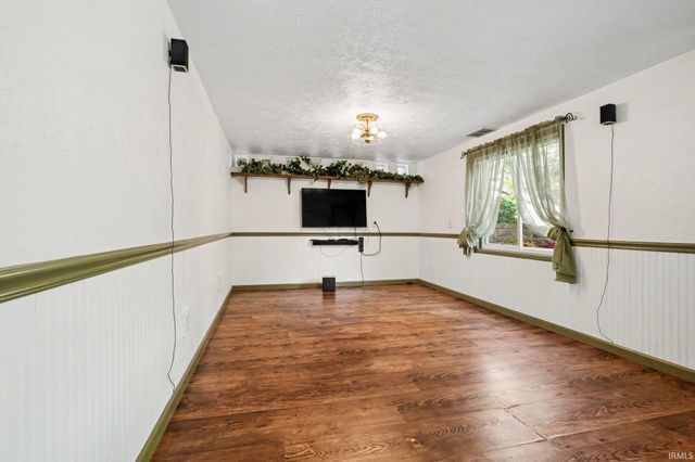 22055 State Road 120 Highway, Elkhart, IN 46516