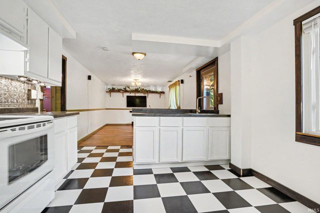 22055 State Road 120 Highway, Elkhart, IN 46516