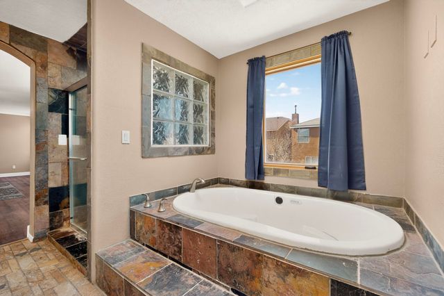 10455 Calle Alava NW, Albuquerque, NM 87114