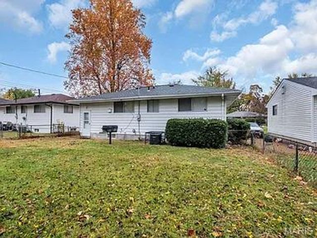 1224 Reale Avenue, St Louis, MO 63138