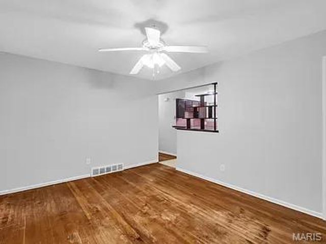1224 Reale Avenue, St Louis, MO 63138