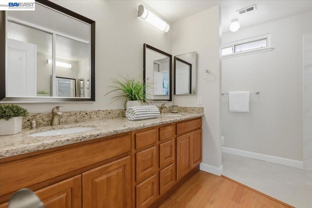 Image 28 of property listing at 33513 Bardolph Cir, Fremont, CA 94555