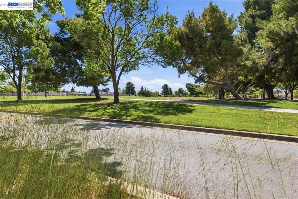 Image 41 of property listing at 33513 Bardolph Cir, Fremont, CA 94555