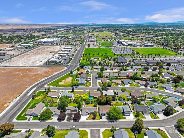 1488 Northern Pine Drive, Twin Falls, ID 83301