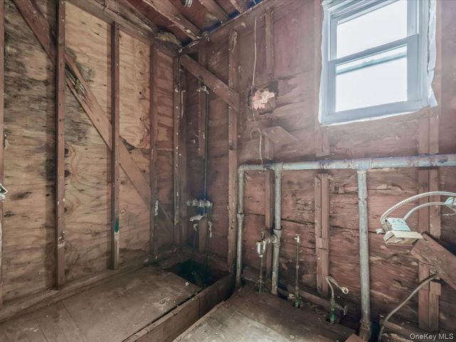 252-15 Horace Harding Expressway, Little Neck, NY 11362