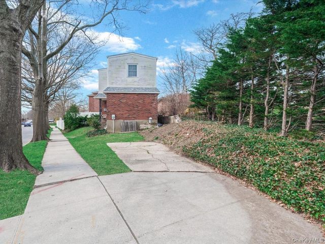 252-15 Horace Harding Expressway, Little Neck, NY 11362