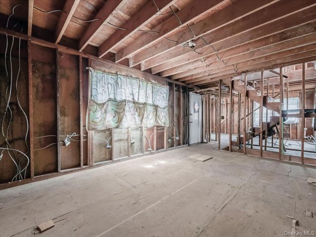 252-15 Horace Harding Expressway, Little Neck, NY 11362