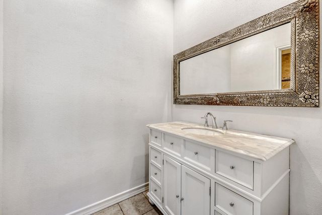 1741 Spyglass DR 1-233, Austin, TX 78746