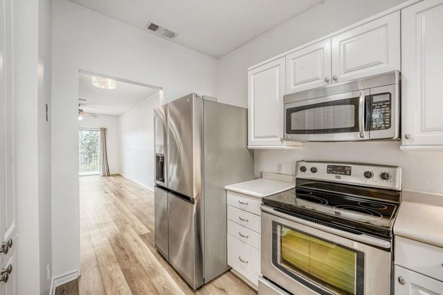 1741 Spyglass DR 1-233, Austin, TX 78746