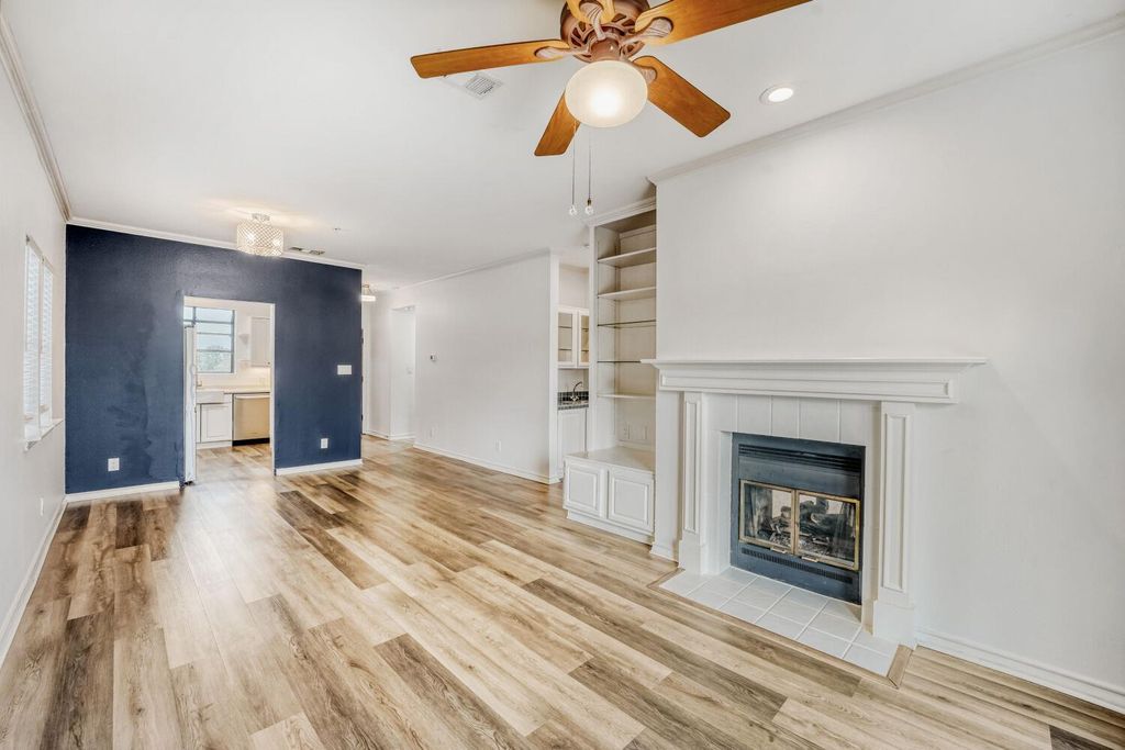 1741 Spyglass DR 1-233, Austin, TX 78746