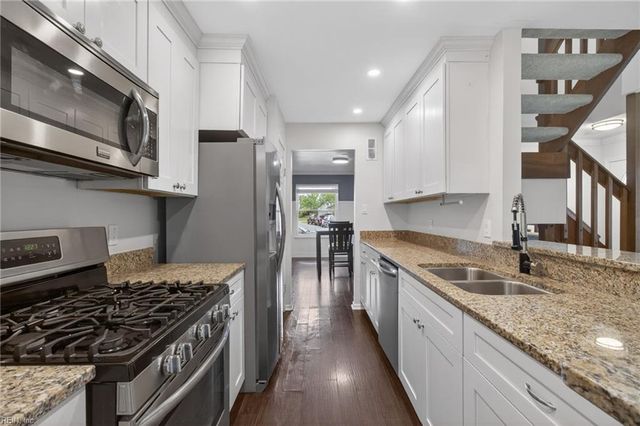 798 Quesnel DR, Virginia Beach, VA 23454
