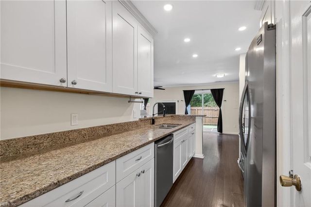 798 Quesnel DR, Virginia Beach, VA 23454