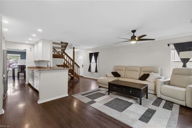 798 Quesnel DR, Virginia Beach, VA 23454