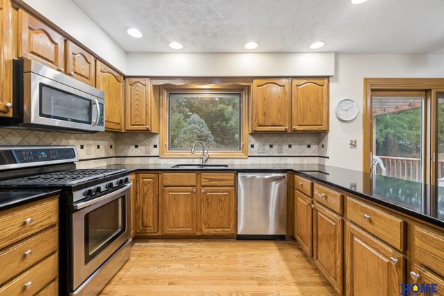 7220 Woody Creek Lane, Lincoln, NE 68516