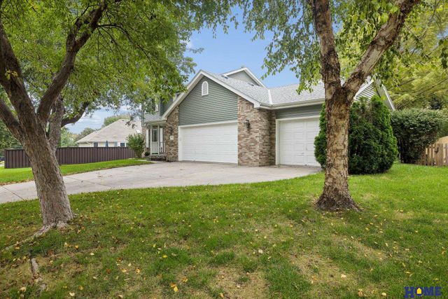 7220 Woody Creek Lane, Lincoln, NE 68516