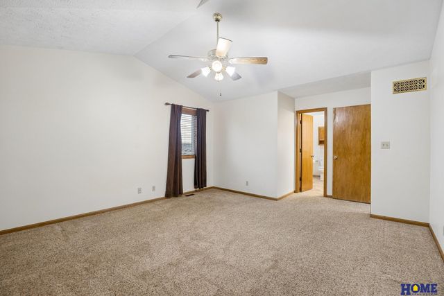 7220 Woody Creek Lane, Lincoln, NE 68516