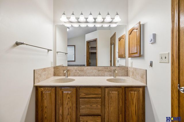 7220 Woody Creek Lane, Lincoln, NE 68516