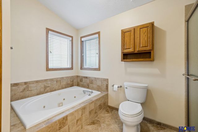 7220 Woody Creek Lane, Lincoln, NE 68516