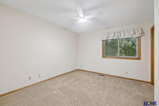 7220 Woody Creek Lane, Lincoln, NE 68516