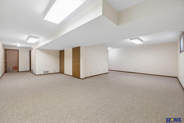 7220 Woody Creek Lane, Lincoln, NE 68516