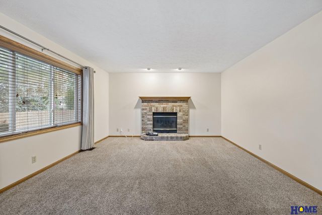 7220 Woody Creek Lane, Lincoln, NE 68516