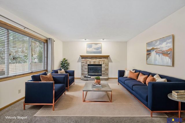 7220 Woody Creek Lane, Lincoln, NE 68516