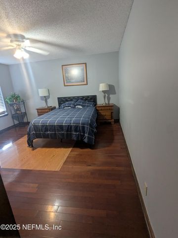 733 CENTURY 21 Drive, Jacksonville, FL 32216