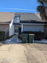 733 CENTURY 21 Drive, Jacksonville, FL 32216