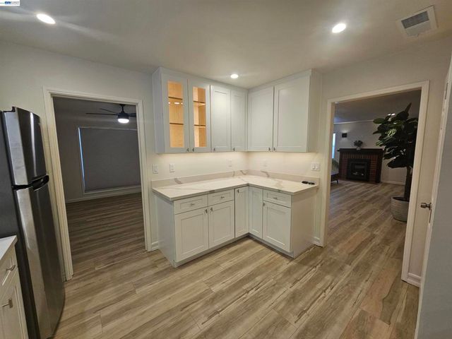 3675 Christensen Ln, Castro Valley, CA 94546