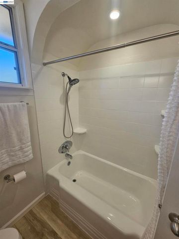 3675 Christensen Ln, Castro Valley, CA 94546