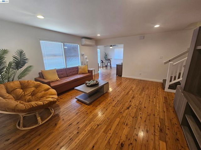 3675 Christensen Ln, Castro Valley, CA 94546