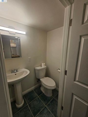 3675 Christensen Ln, Castro Valley, CA 94546