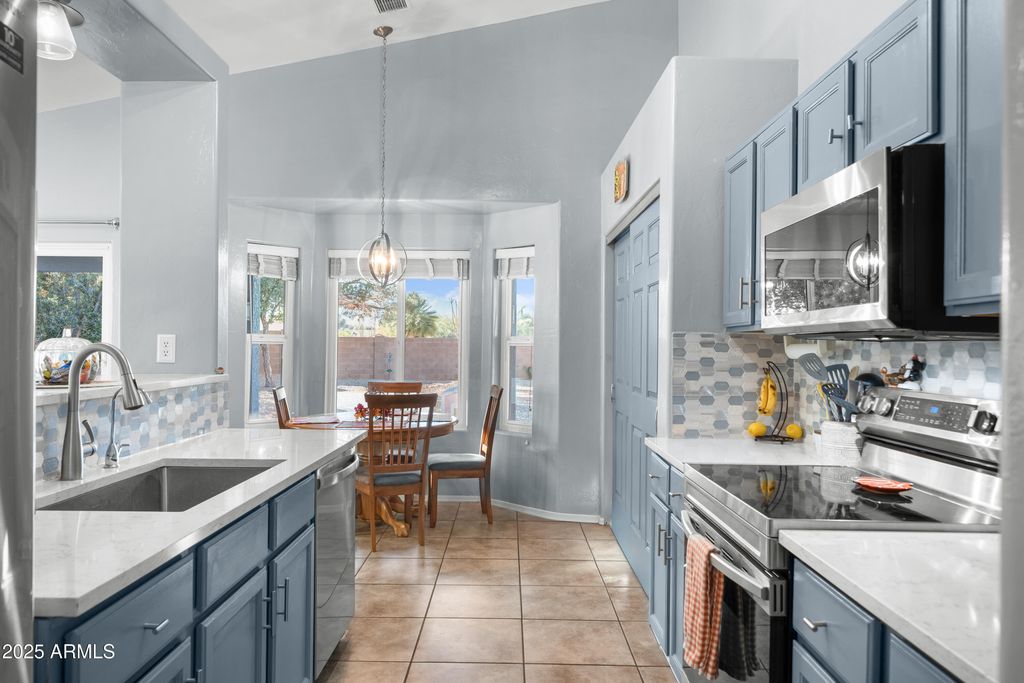 1323 SKYLINE Avenue, Sierra Vista, AZ 85635