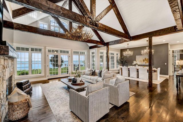 3005 N Silver Cedar ROAD, Summit, WI 53066