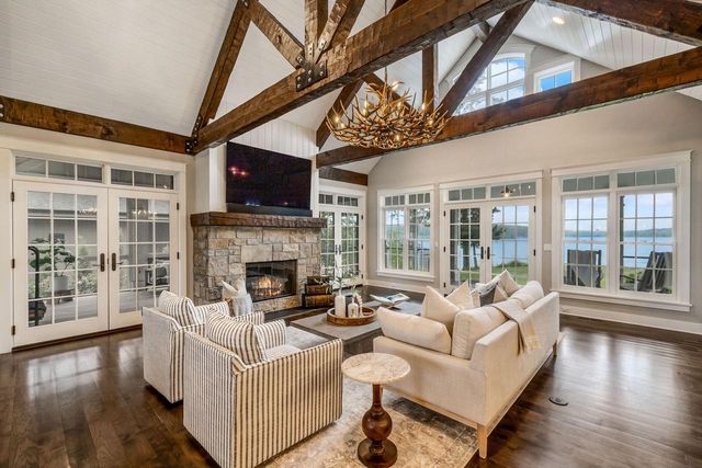 3005 N Silver Cedar ROAD, Summit, WI 53066