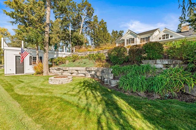 3005 N Silver Cedar ROAD, Summit, WI 53066