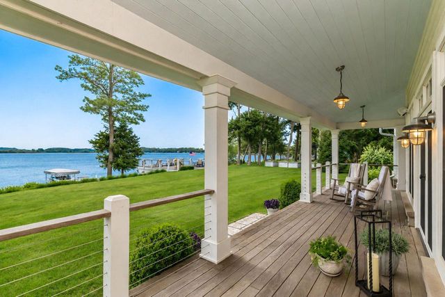 3005 N Silver Cedar ROAD, Summit, WI 53066