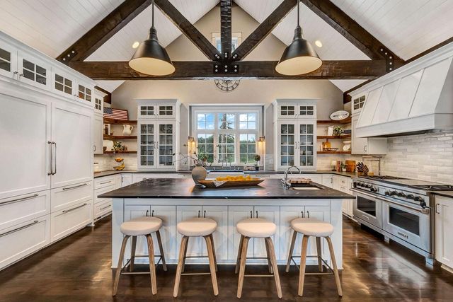 3005 N Silver Cedar ROAD, Summit, WI 53066